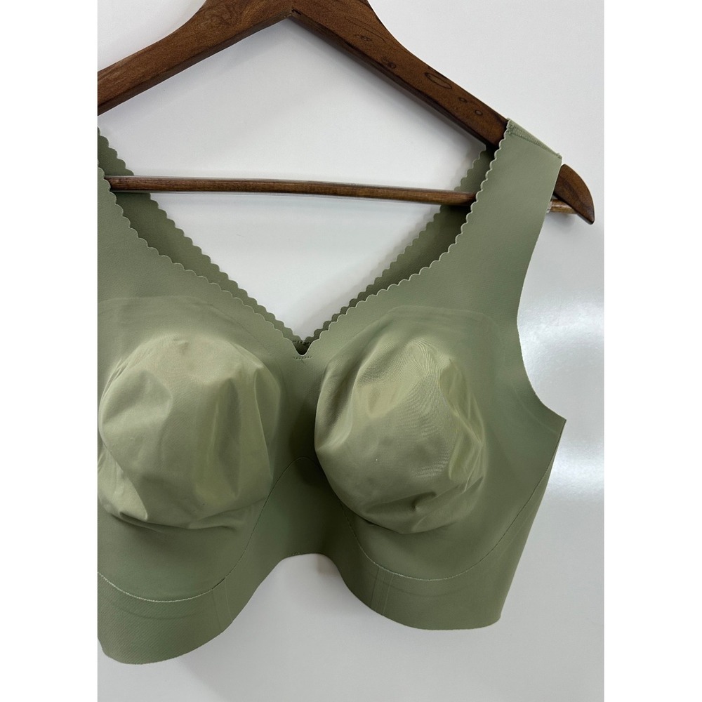 Evelyn & Bobbie Evelyn Deep V-Neck Seamless Wirefree Bra Pullover Matcha Green - Picture 10 of 13